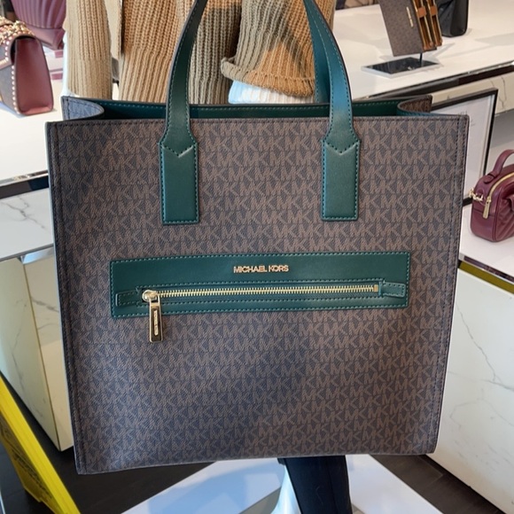 MICHAEL KORS KENLY LARGE NS GRAPHIC LOGO TOTE SATCHEL SHOULDER BAG
MK SIGNATURE - Picture 2 of 16